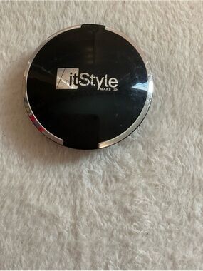 Black Makeup Setting Powder Compact - Smooth Matte Finish